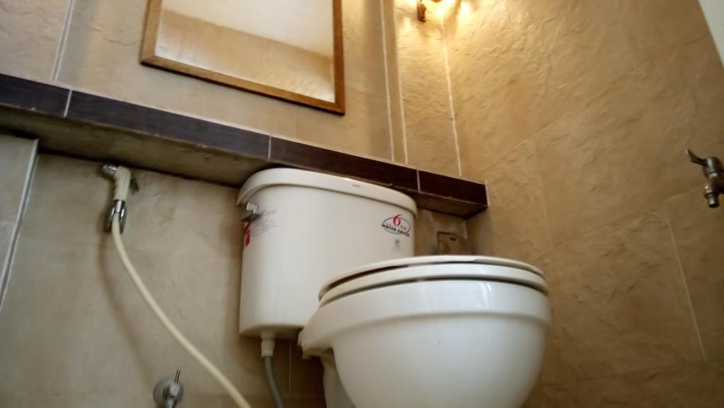 E&G Guest House Бангкок Екстер'єр фото
